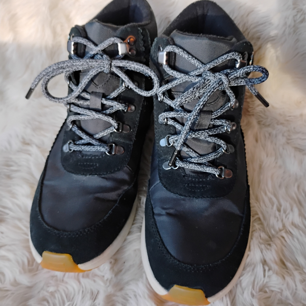 Toms Black and Gray Women's Winter/Rain Boots